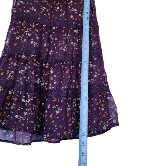 Flowy Top w/Lace Trim - Picture 4 of 5